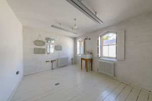 First Floor- click for photo gallery